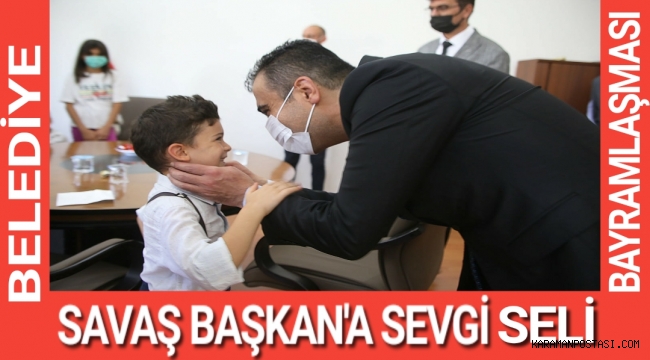 KARAMAN BELEDİYESİNDE BAYRAMLAŞMADA SAVAŞ BAŞKANA SEVGİ SELİ