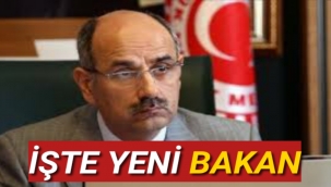 Bir Bakan Daha Gece Yarısı Gitti.