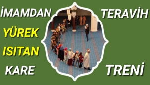 İmamdan Yürek Isıtan Kare! Cami Sevgisini Çocuklara Böyle Aşılıyor