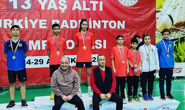 13 Yaş Altı Türkiye Badminton Şampiyonası'nda Eskişehir madalyaları topladı