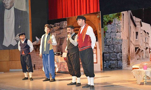 'Gesi Bağları' Adlı Tiyatro Oyununa Büyük İlgi