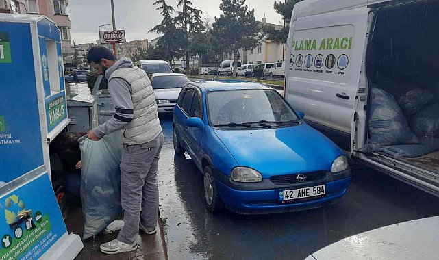 Akşehir'de tekstil atık kumbaralarına vatandaşlardan büyük ilgi