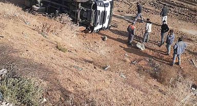 Ankara'da çöp kamyonu devrildi: 1 ölü