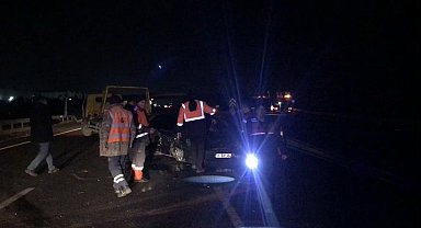 Ankara'da otomobiliyle bariyerlere çarpan sürücü yaşamını yitirdi