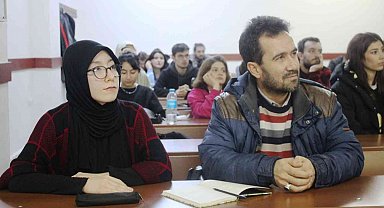 Baba kız üniversiteyi aynı sınıfta birlikte okuyor