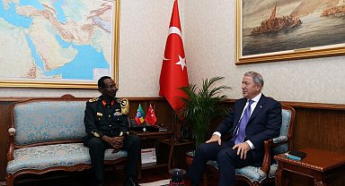 Bakan Akar, Etiyopya Genelkurmay Başkanı Mareşal Birhanu Jula'yı kabul etti