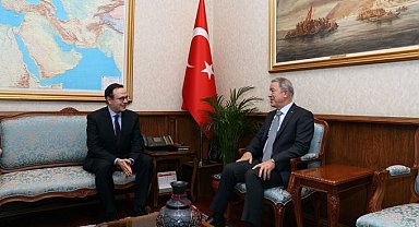 Bakan Akar, Türkiye'nin Kosova Büyükelçisi olarak atanan Angılı'yı kabul etti