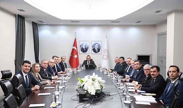 Bakan Özer, özel öğretim kurumlarının temsilcileriyle görüştü