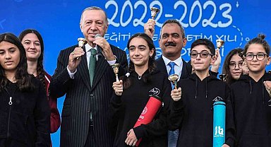 Bakan Özer: "Türkiye Yüzyılı'nda eğitimdeki hedeflerimizi çok daha ileriye taşıyacağız"