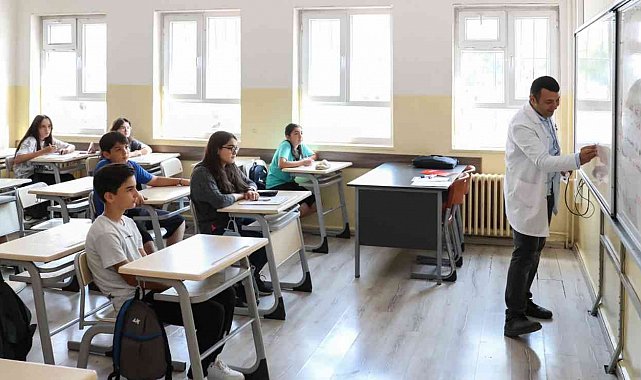 Bakan Özer: "Yarıyıl tatilinde ücretsiz kurslarımız 21 Ocak'ta başlayacak"
