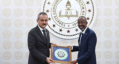 Bakan Özer, Somalili mevkidaşı Mohamed ile görüştü