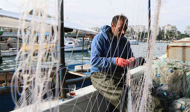 Balıkçıların zorlu ağ mücadelesi