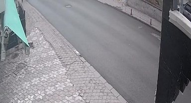 Başıboş köpeklerin saldırdığı vatandaşın yaşadığı dehşet kamerada