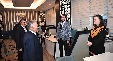 Başkan Büyükkılıç, Alo 153 ve Beyaz Masa'yı ziyaret etti