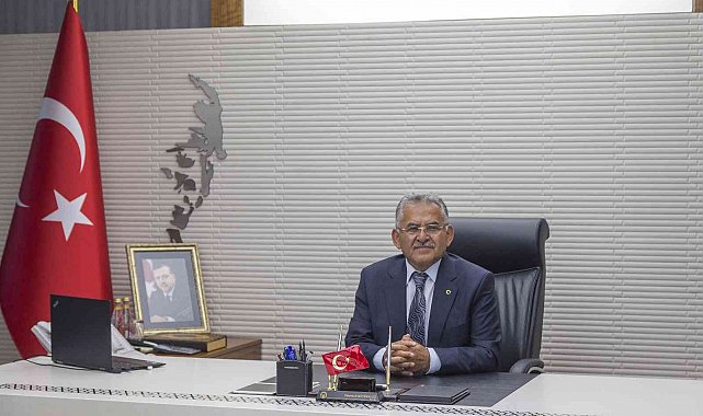 Başkan Büyükkılıç: "Kayseri 103 yıldır aynı yerde, aynı kararlılıkla vatanına ve cumhuriyetine sahip çıkıyor"