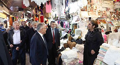 Başkan Büyükkılıç, tarihi kapalı çarşı ve kazancılar çarşısı esnafını ziyaret etti