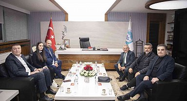 Başkan Büyükkılıç'a, sevilen sanatçı Bülent Serttaş'tan ziyaret