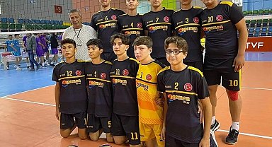 Bozyazı Anadolu Lisesi voleybol turnuvasında ikinci oldu