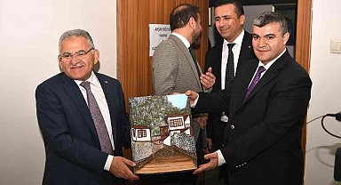 Büyükkılıç, KAYMEK Göz Nuru Tesisleri'nde kursiyerlerle buluştu