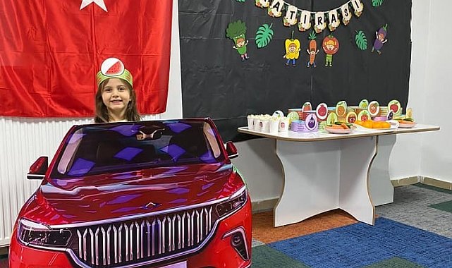 Büyükşehir Kütüphanesi'nde miniklerin 'TOGG'lu yerli malı etkinliği