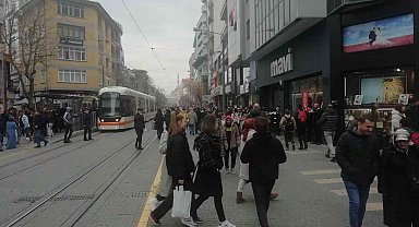 Çarşıda yılbaşı kalabalığı
