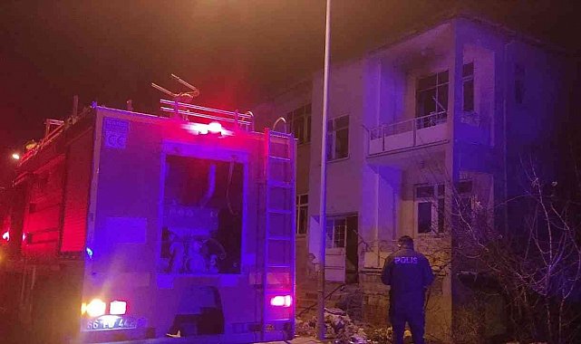 Çatı katı yangını paniğe neden oldu