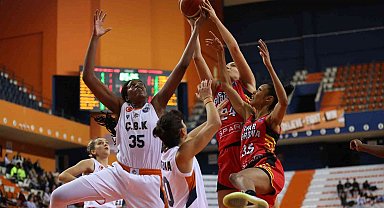 Çukurova Basketbol, evinde farklı kazandı