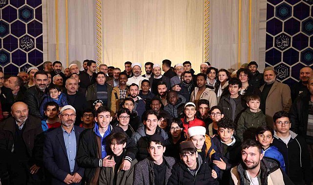 Diyanet İşleri Başkanı Erbaş: "Her Müslüman gencin önderi Allah Resulü Peygamber Efendimizdir"