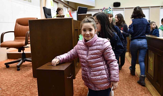 Eko-Okullar "Çevre Çocuk Meclisi" başkanını seçti