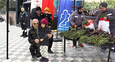 Eskişehir'de "Yeni yıla ağaç keserek değil fidan dikerek girelim" kampanyası