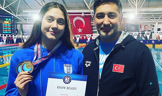 Eskişehirli milli yüzücüden bir rekor daha
