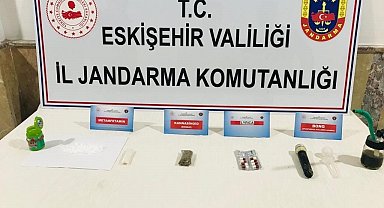 Evinden ve aracından uyuşturucu çıkan şüpheli tutuklandı