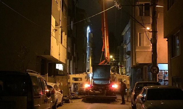 Gece vakti devam eden inşaat çalışması mahalle sakinlerinin huzurunu kaçırdı