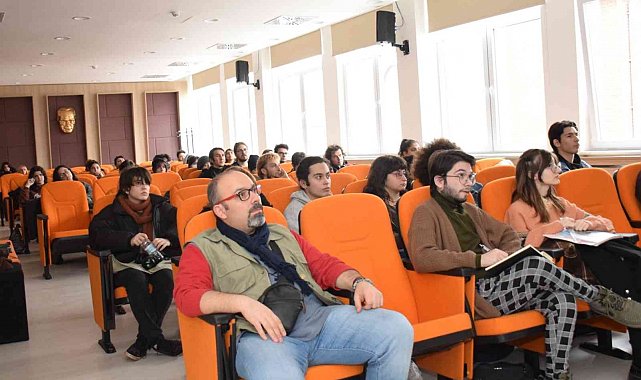 GSF'de "Grafik Tasarımında Güncellik ve Uluslararası Mesleki Gelişim" konuşuldu