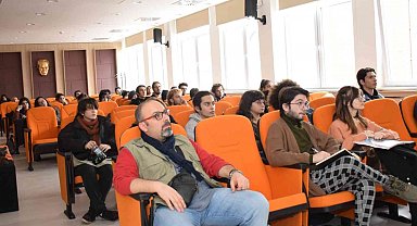 GSF'de "Grafik Tasarımında Güncellik ve Uluslararası Mesleki Gelişim" konuşuldu