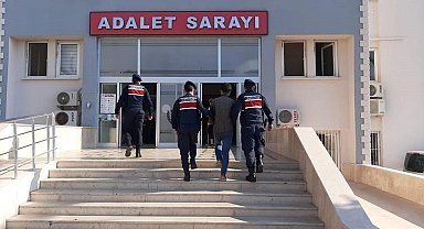 Hırsızı ayak izi ele verdi
