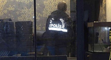 Husumetlisinin iş yerini basıp tabancayla öldürdü