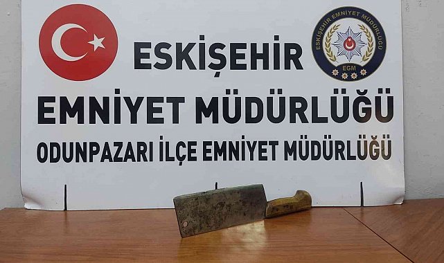 İnsanları tehdit ettiği satır ile yakalandı
