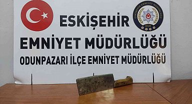 İnsanları tehdit ettiği satır ile yakalandı