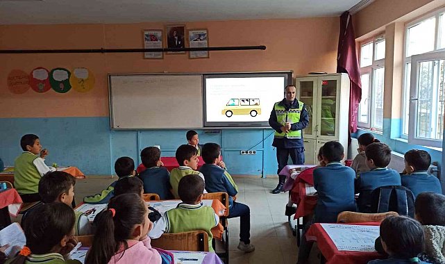 Jandarma ekipleri yeni trafik dedektifleri yetiştiriyor