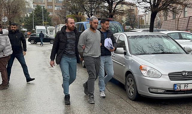Kaçarken polis aracına çarpması sonucu yakalanan hırsızlık şüphelisi tutuklandı