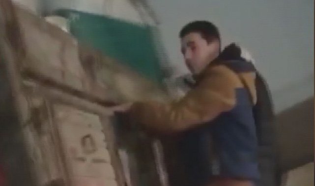 Kamyonet arkasına asılıp, ölüme davetiye çıkardılar