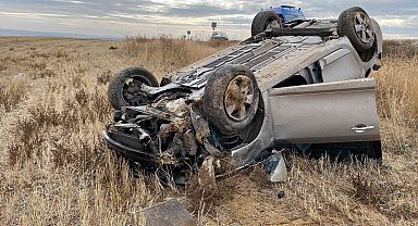Karşı şeride geçen otomobil takla attı: 1 yaralı