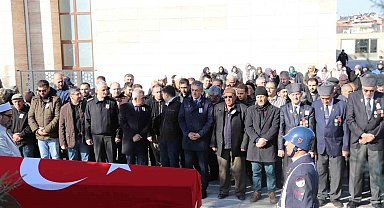 Kıbrıs gazisi askeri törenle son yolculuğuna uğurlandı
