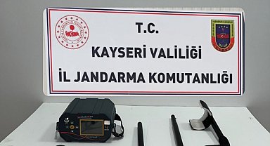 Kilisede Kaçak Kazı Yapanlara Suçüstü
