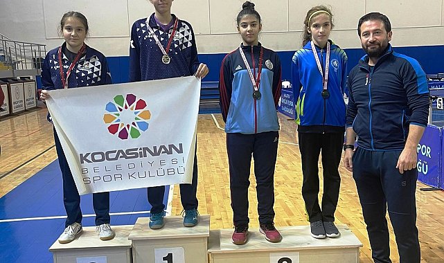 Kocasinan masa tenisi takımları zirvede