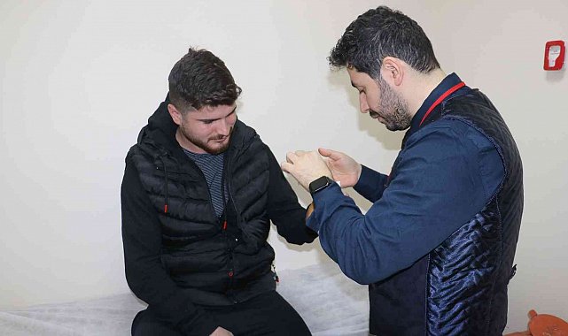 Kopan parmağı göbeğinde yeniden büyütüldü