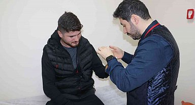 Kopan parmağı göbeğinde yeniden büyütüldü