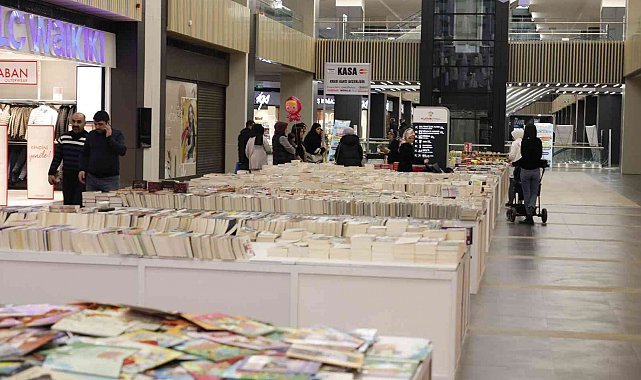 KUMSmall AVM'de 'Kitap ve Hediyelik Eşya Fuarı' açıldı