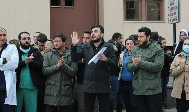 Maaşları ödenmeyen Ufuk Üniversitesi Hastanesi çalışanları eylem yaptı